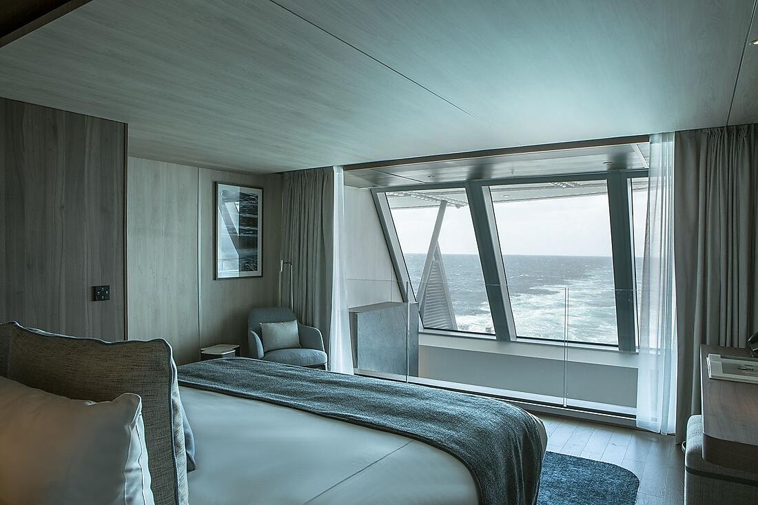 Le Commandant Charcot Duplex Suite interior