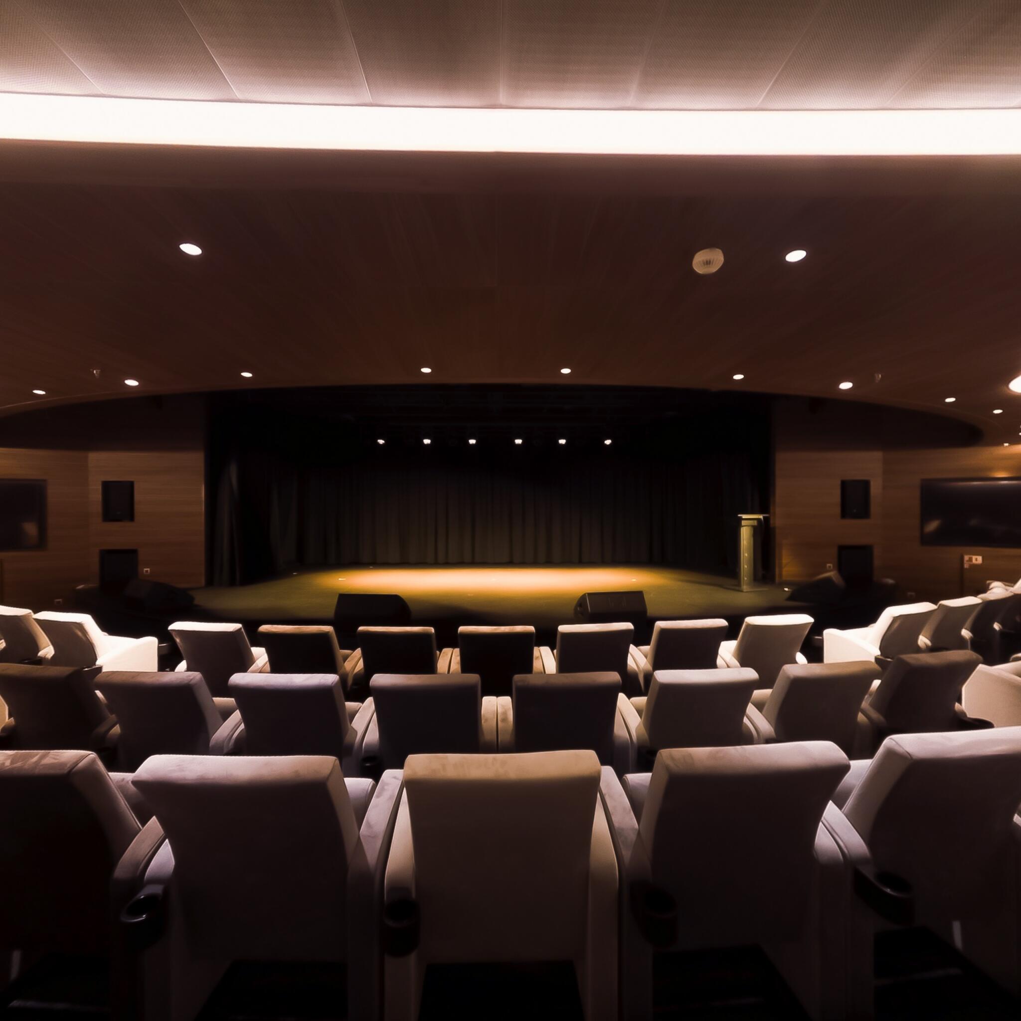 Le Commandant Charcot - Onboard public area 5