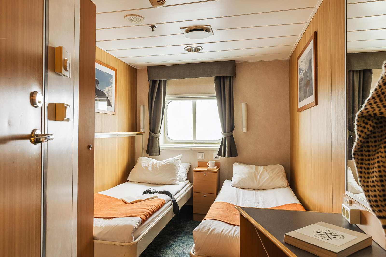 M/S Quest Twin Cabin interior