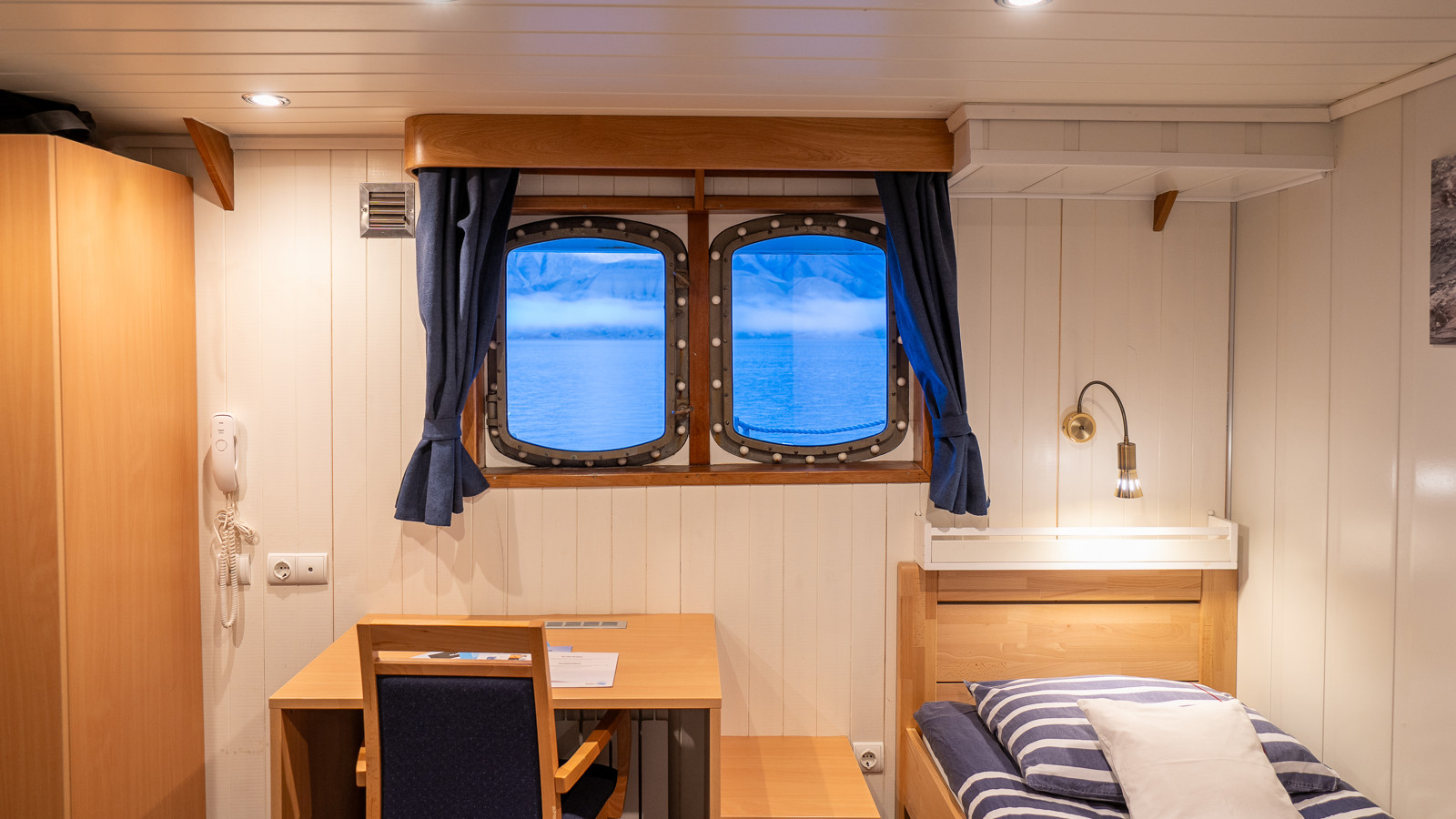 M/S Sjøveien Window Twin Cabin interior