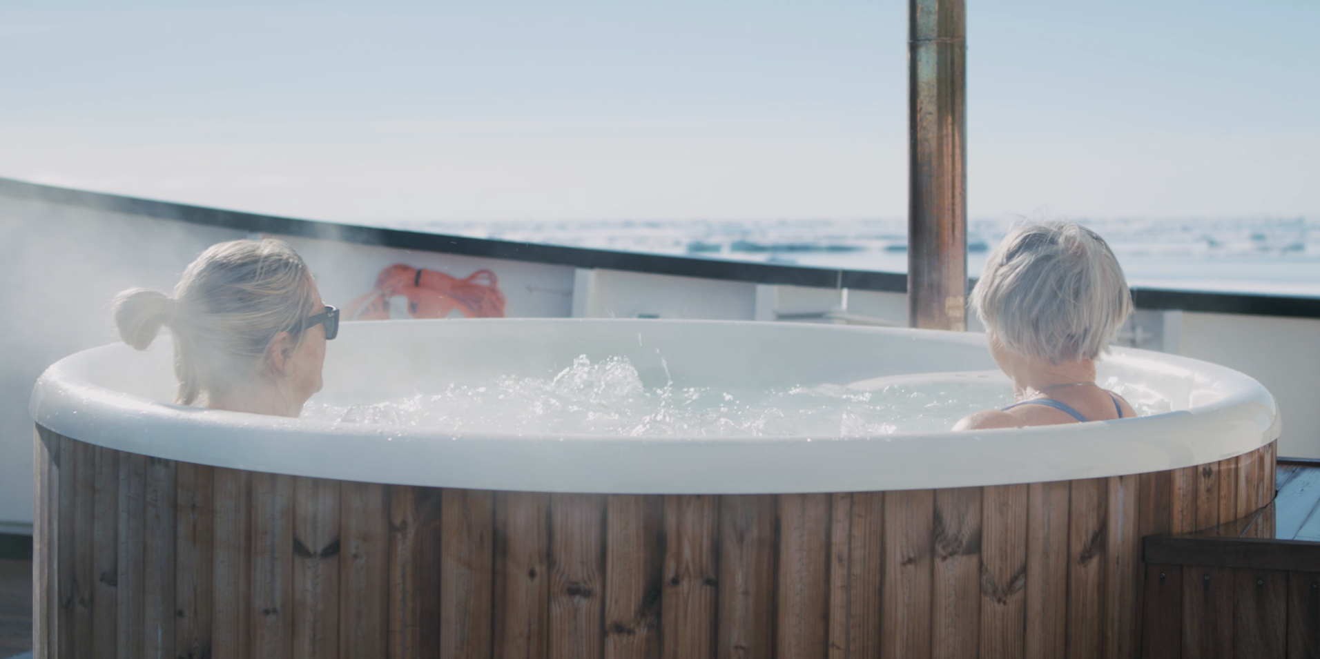 M/S Sjøveien - Wood-fired Hot Tub
