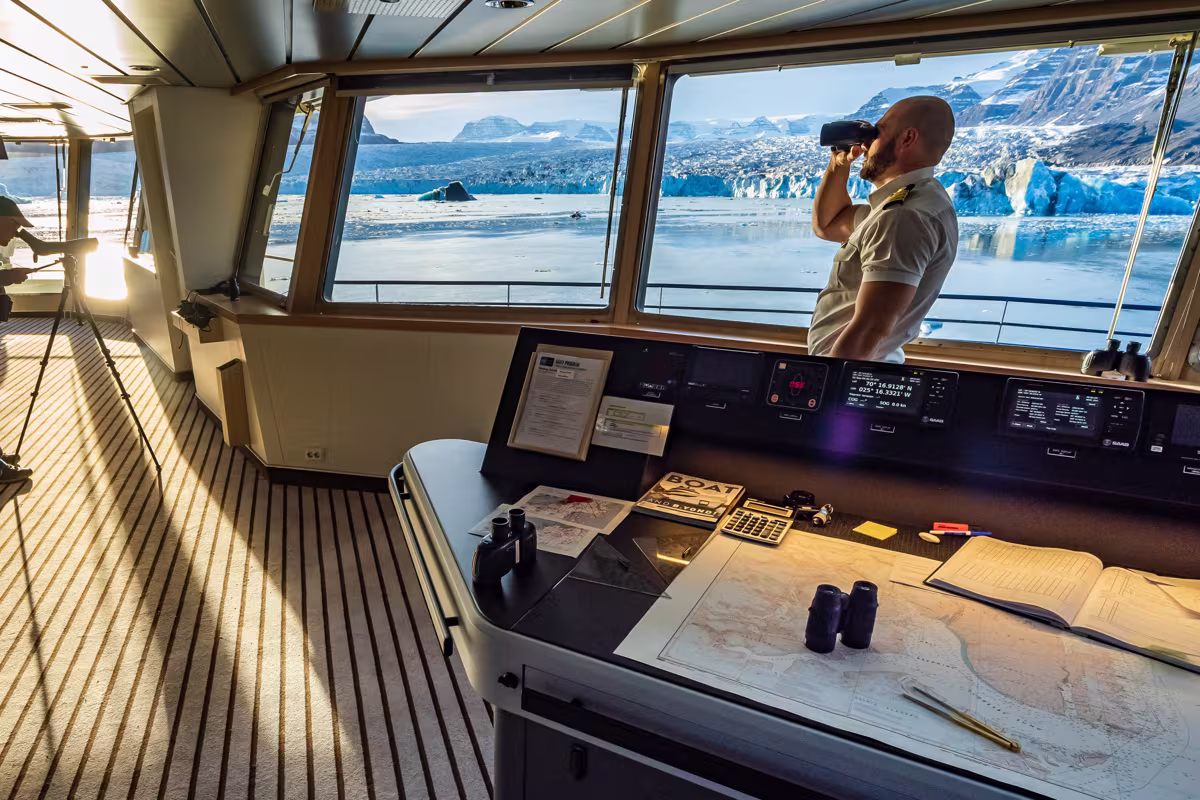 National Geographic Endurance - Onboard public area 3