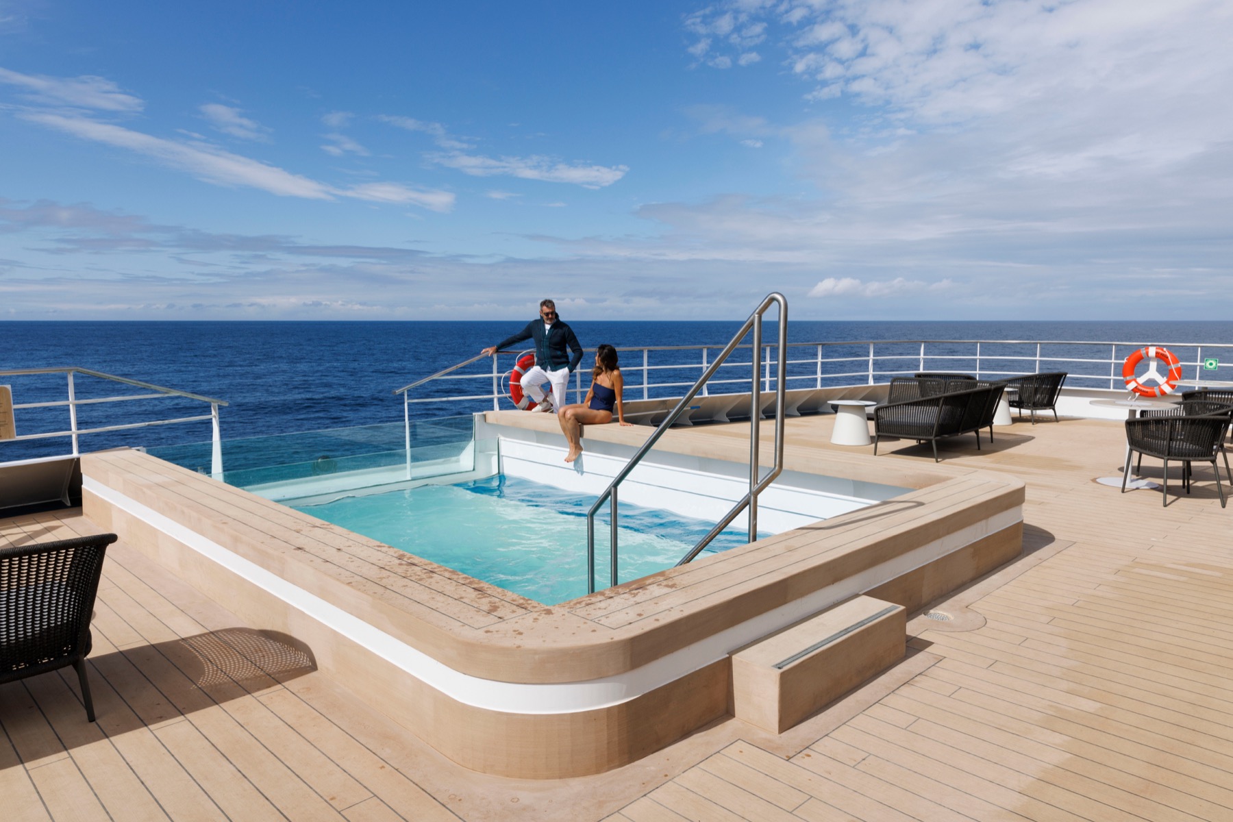 SH Vega Oceanview Stateroom interior