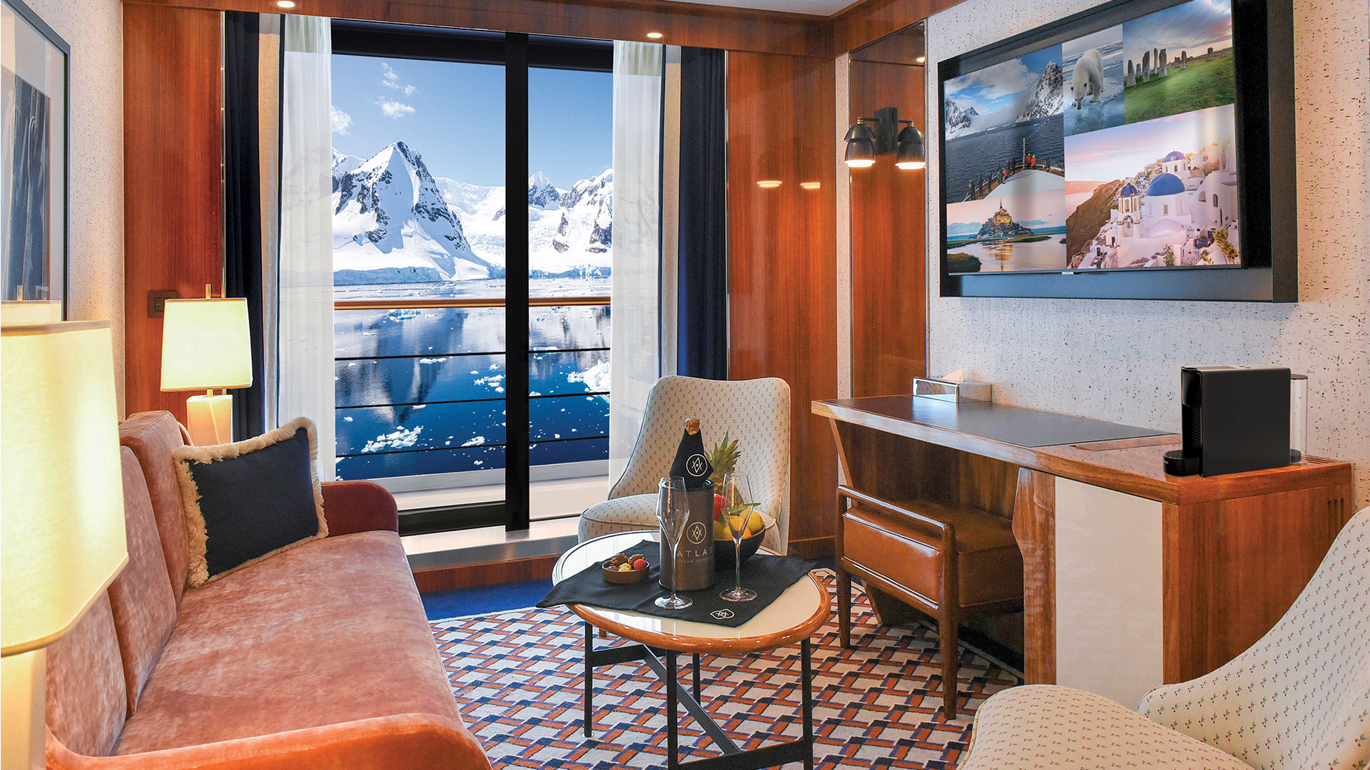 World Traveller Discovery Suite interior