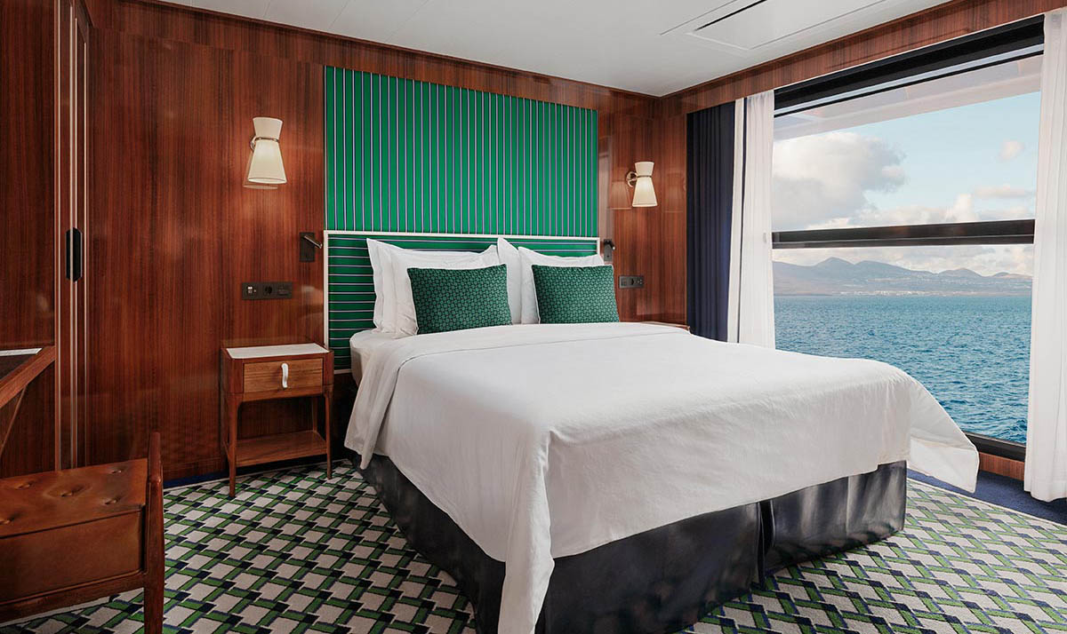 World Traveller Horizon Deluxe Suite interior