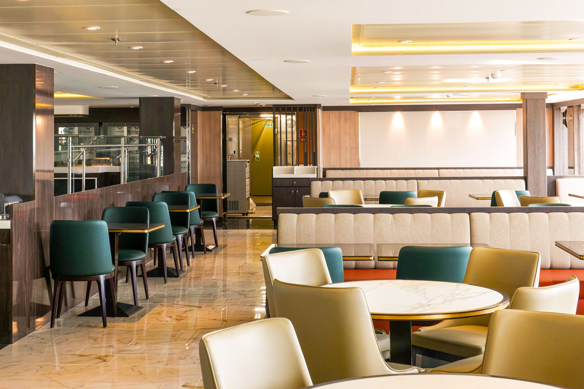 World Voyager - Beacon Restaurant