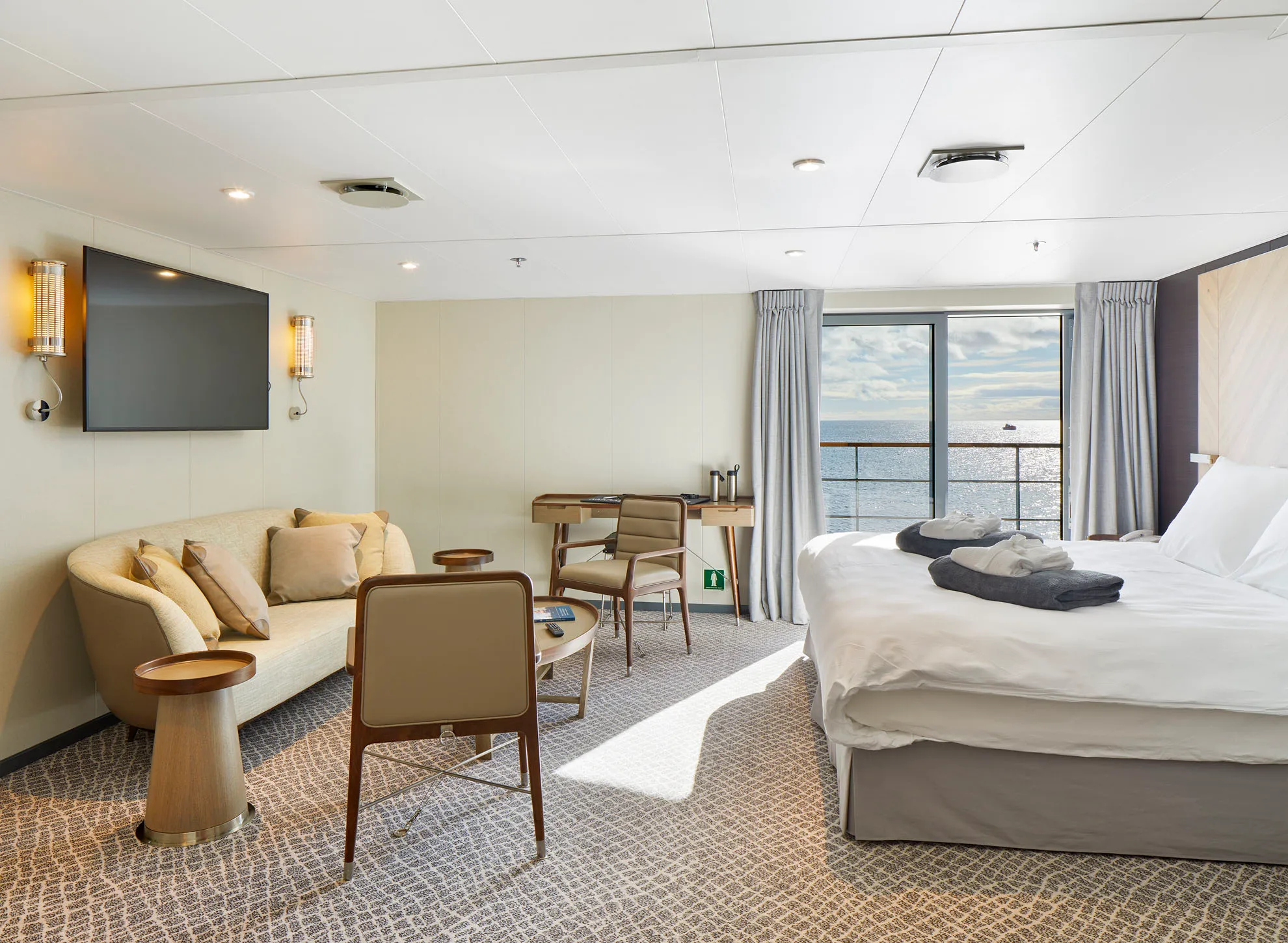 Magellan Explorer Penthouse Suite interior