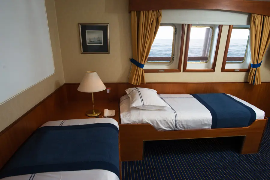 G Expedition Upper Deck Twin interior