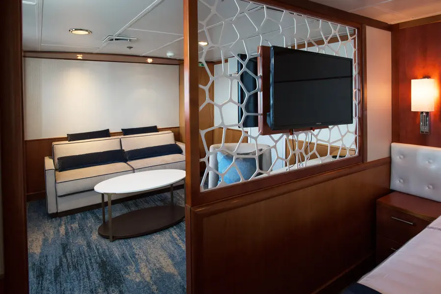 G Expedition Suite interior