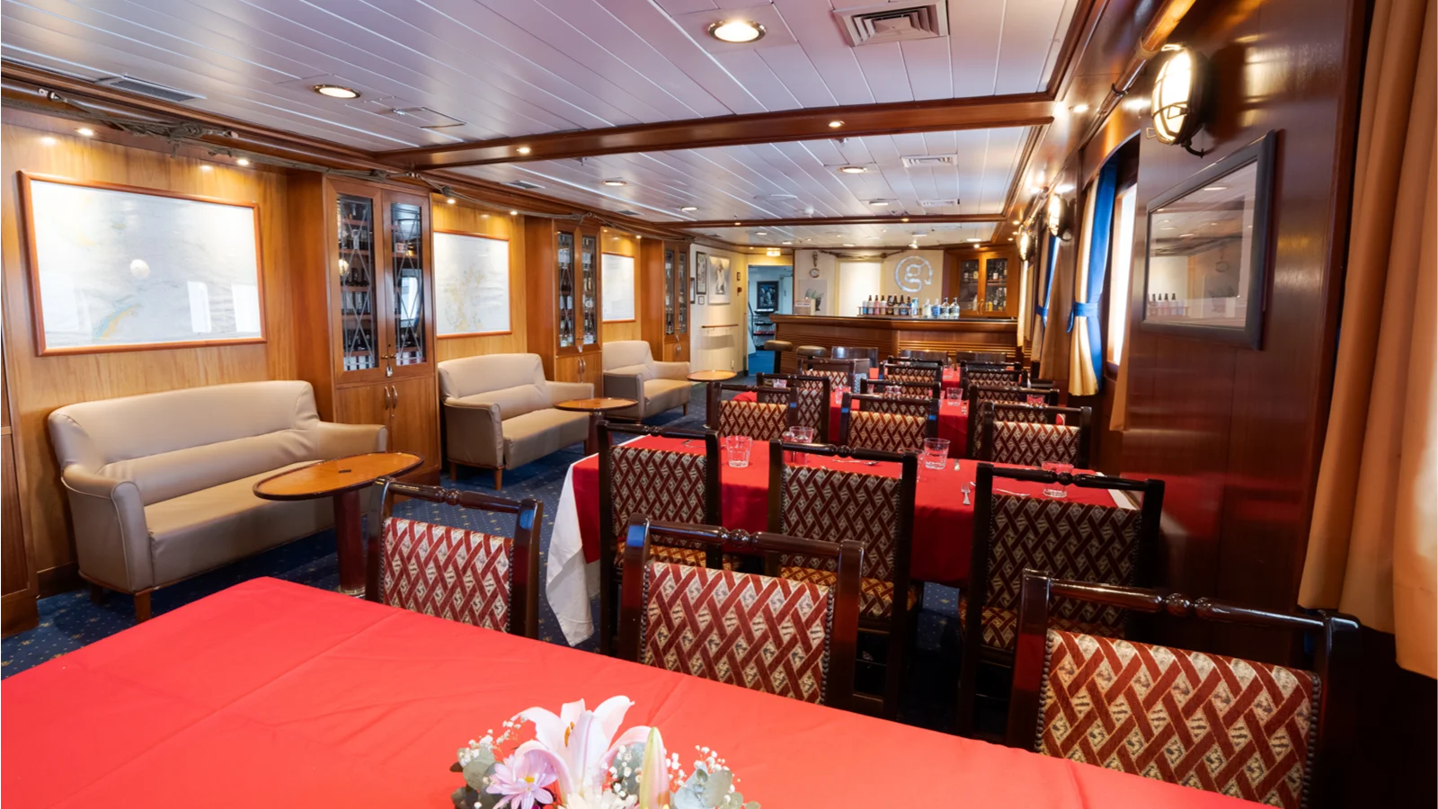 G Expedition - Onboard public area 4