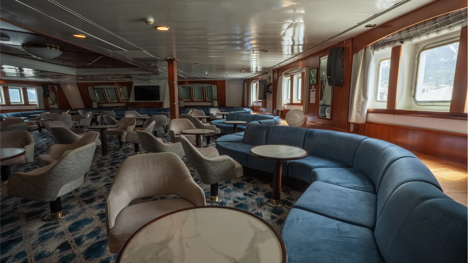 G Expedition - Onboard public area 6