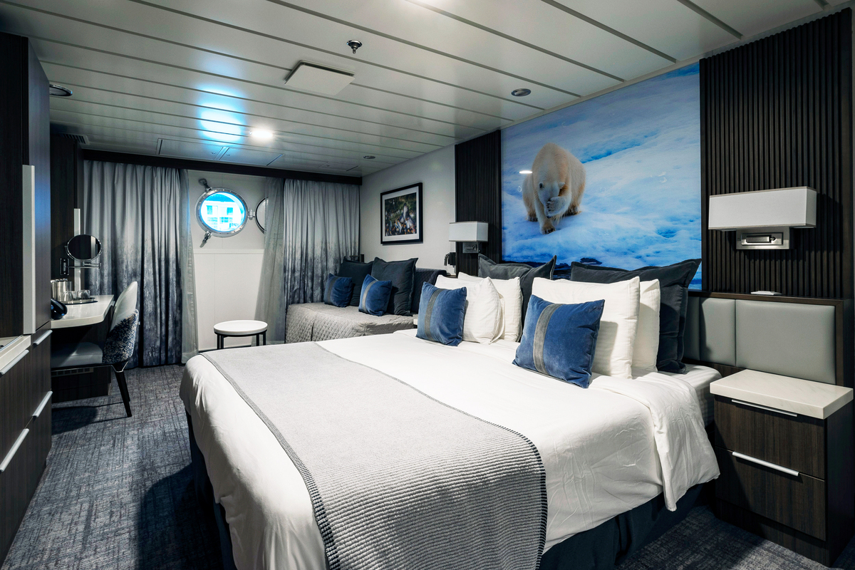 Sylvia Earle Aurora interior