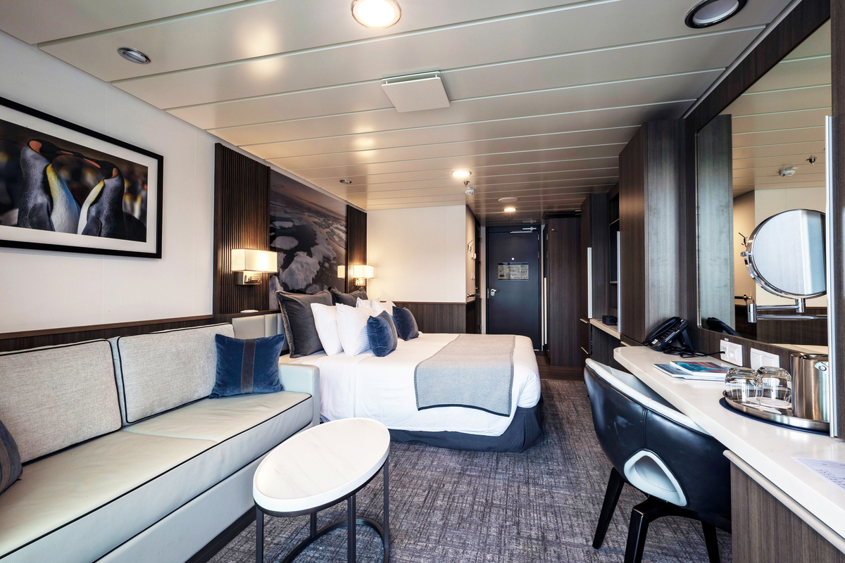 Sylvia Earle Aurora interior